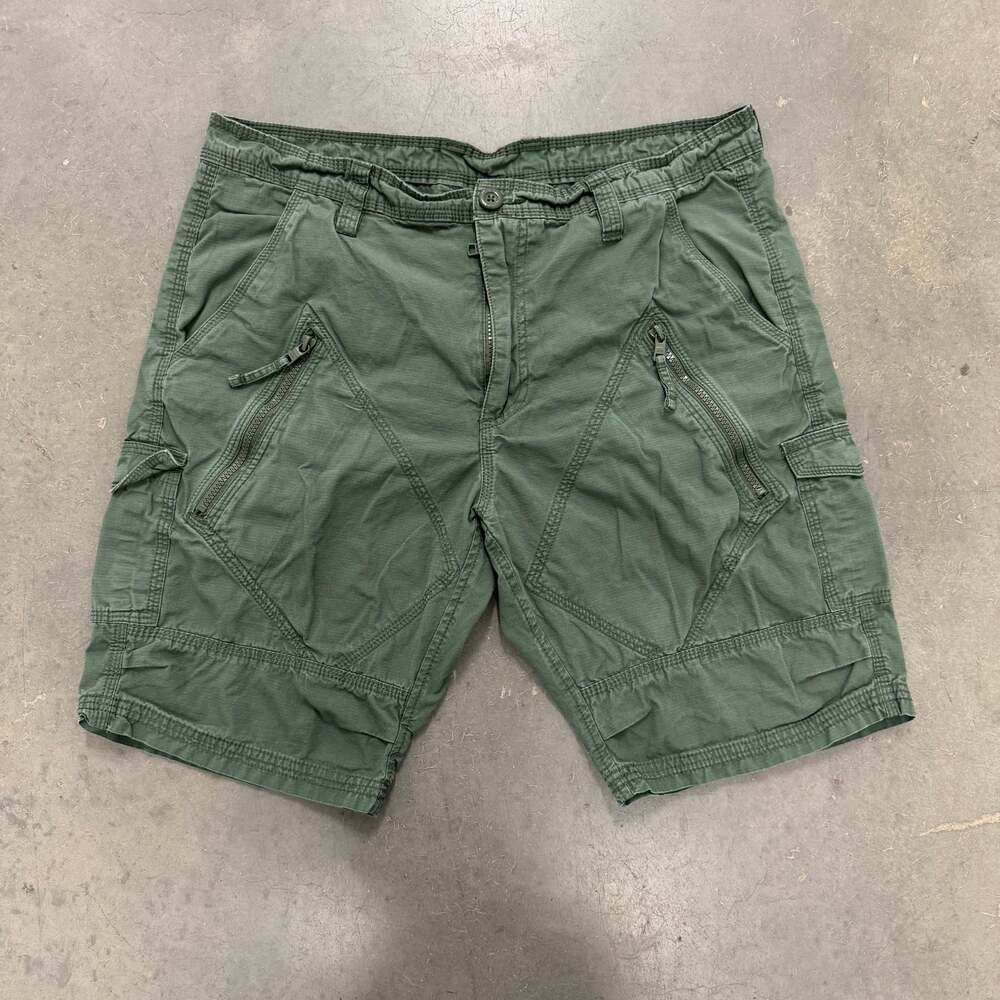 Rugged Green Cargo Shorts with Zipper Pockets - Men's Size L Casual